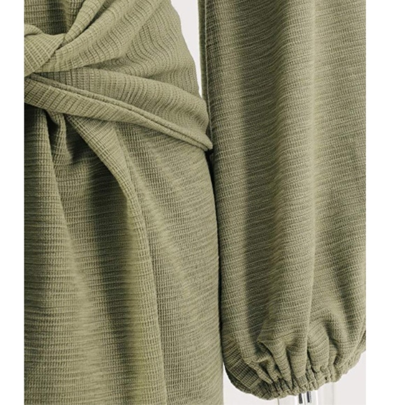 GREEN BODYCON SWEATER DRESS - Picture 6 of 7